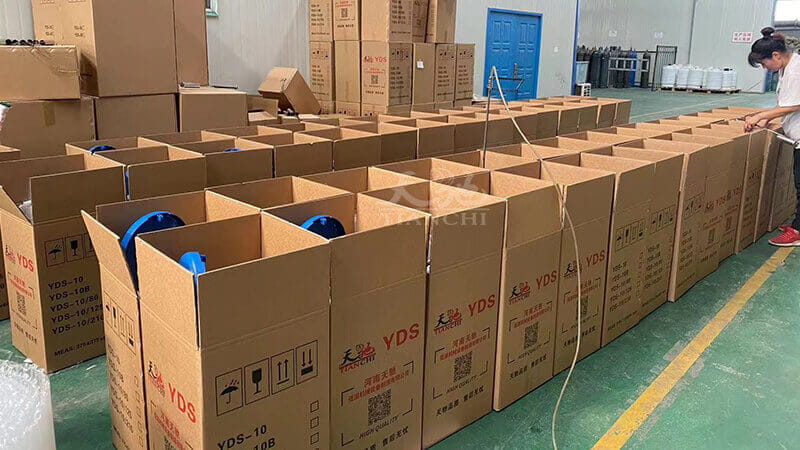 88個天馳液氮罐發(fā)往蒙古-3